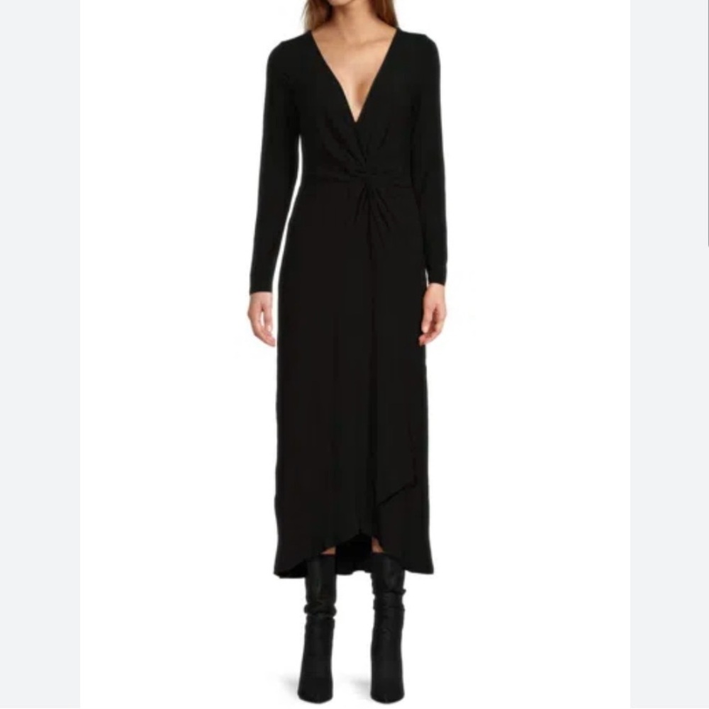 Area stars black
Midi dress size small